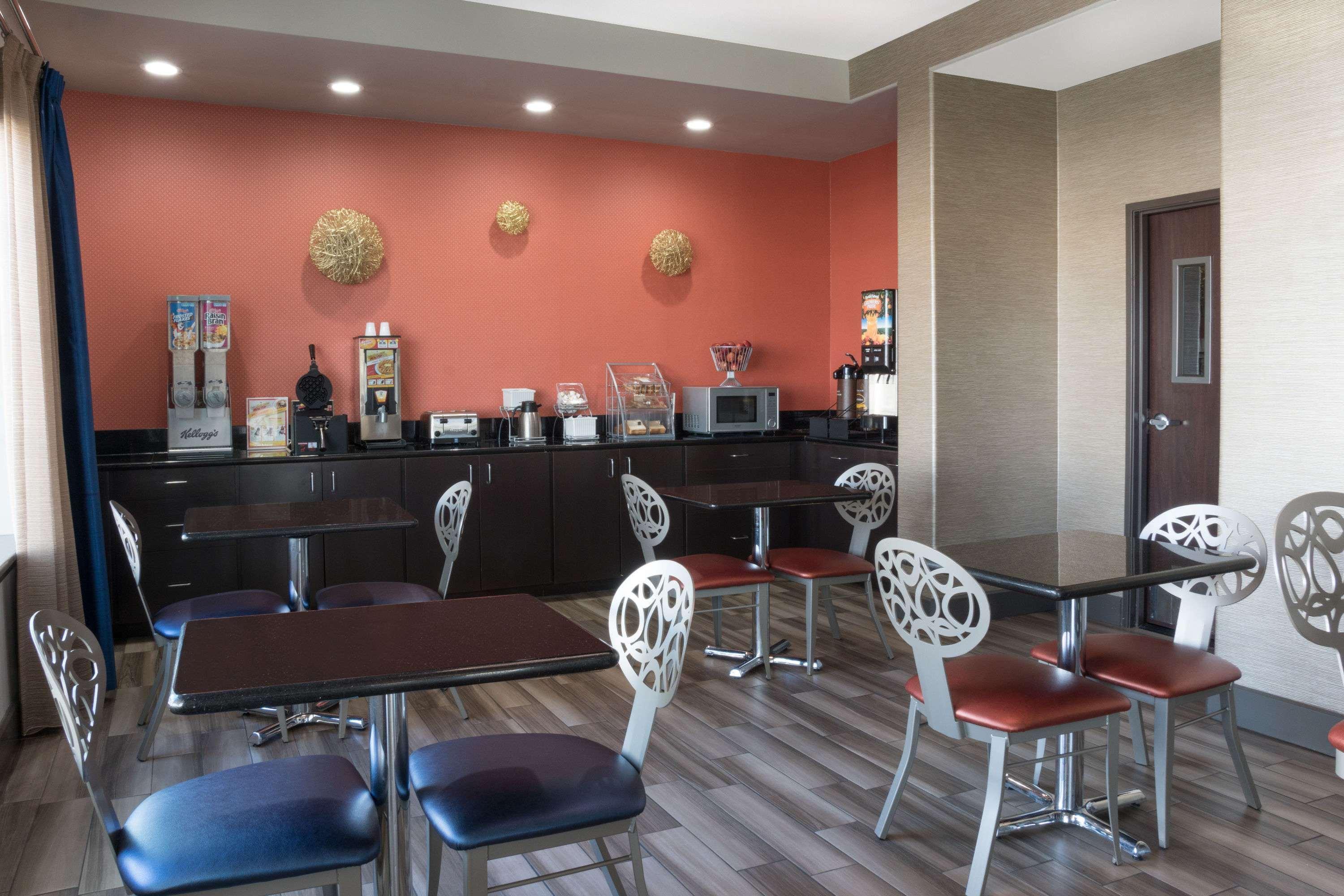 Super 8 By Wyndham San Antonio Near Fort Sam Houston Екстер'єр фото