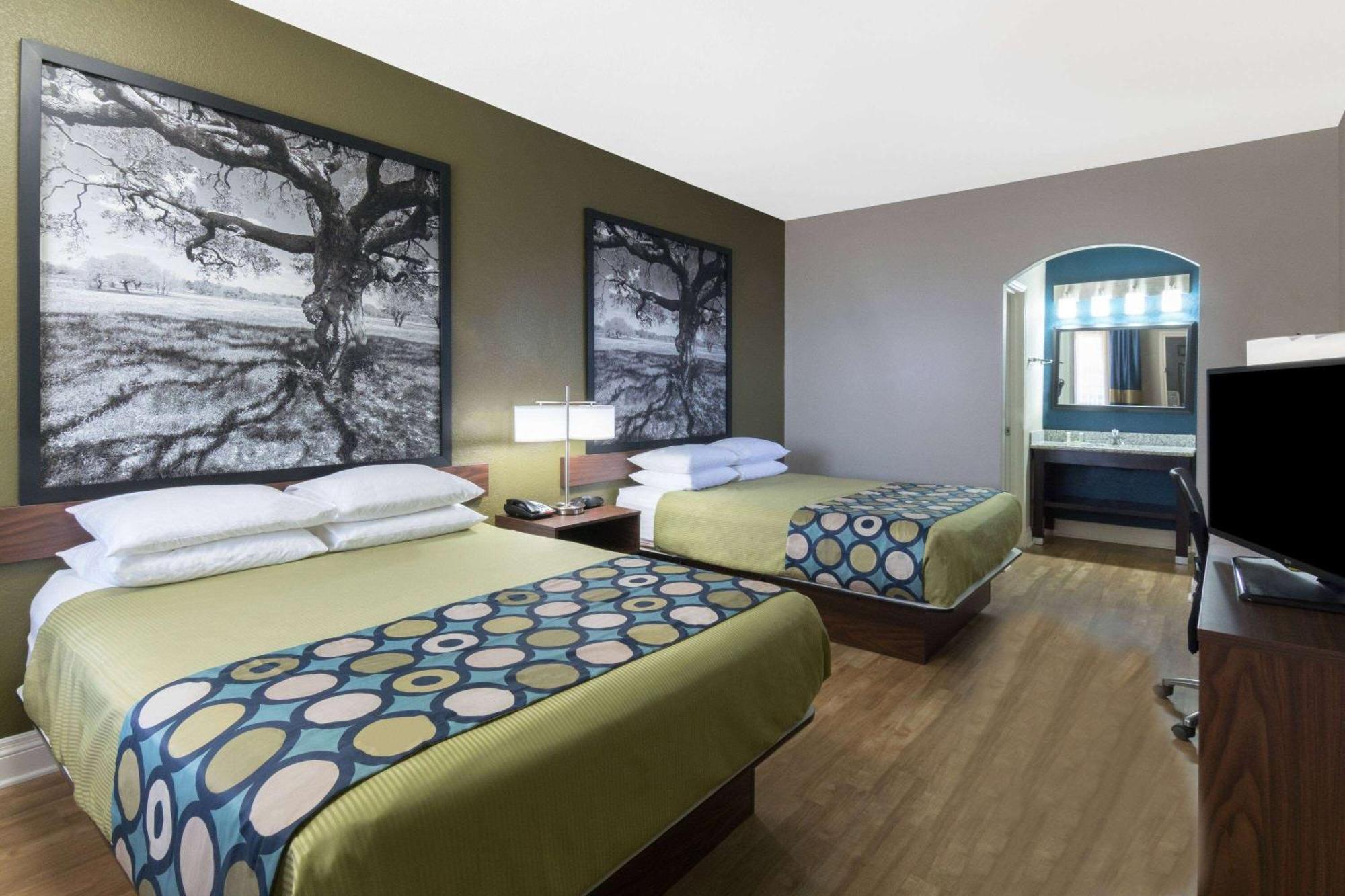 Super 8 By Wyndham San Antonio Near Fort Sam Houston Екстер'єр фото