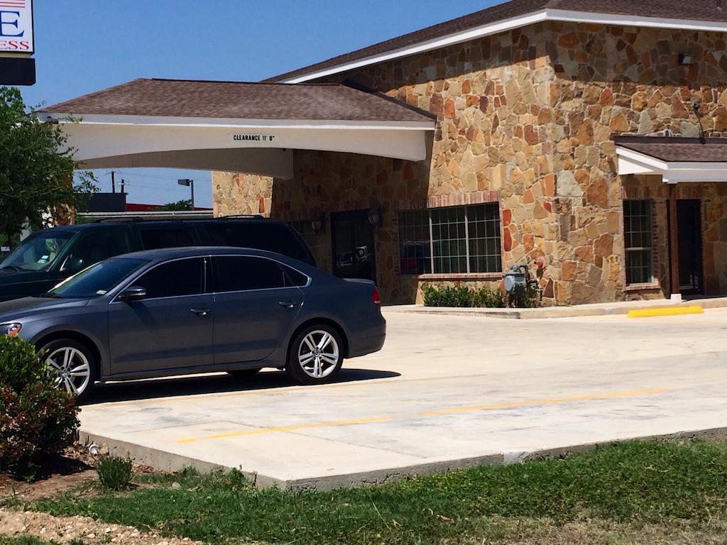 Super 8 By Wyndham San Antonio Near Fort Sam Houston Екстер'єр фото